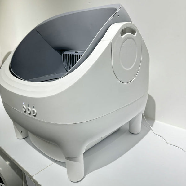 Enclosed Automatic Cat Litter Box