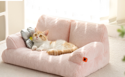 Winter Cat and Dog Bed with Washable Design