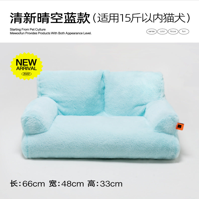 Winter Cat and Dog Bed with Washable Design